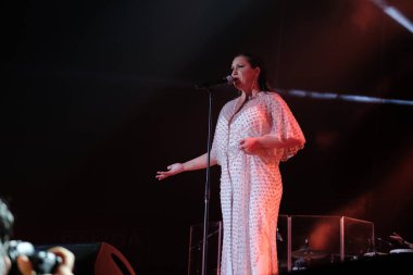 Nina Pastori (Maria Rosa Garcia), 22 Eylül 2024 tarihinde İspanya 'da WiZink Center' da bir performans sergiledi.