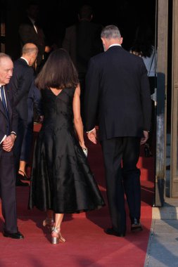İspanya Kraliçesi Letizia, 23 Eylül 2024 tarihinde İspanya 'nın Madrid kentinde düzenlenen Kraliyet Tiyatrosu' nun 2024 / 2025 sezonunun açılışına katılır..