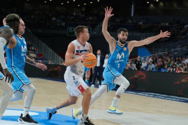 Movistar Estudiantes ve Obradoiro, Madrid 'deki Wizink Center' da ACB Basketbol Ligi 'nde oynadı. 29 Eylül 2024 İspanya