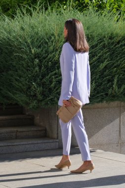 İspanya Kraliçesi Letizia 30 Eylül 2024 tarihinde İspanya 'nın Madrid kentindeki Casa de la Radio stüdyolarında 