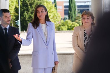 İspanya Kraliçesi Letizia 30 Eylül 2024 tarihinde İspanya 'nın Madrid kentindeki Casa de la Radio stüdyolarında 