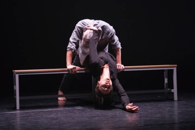 Berlin Dansçıları CAST Woyzeck 'i Madrid' deki Theatro del Canal 'da sunar. 3 Ekim 2024 İspanya