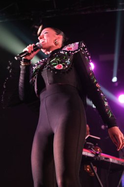 Şarkıcı Maria Pelae, Madrid 'deki La Riviera konserinde 4 Ekim 2024' te sahne aldı.