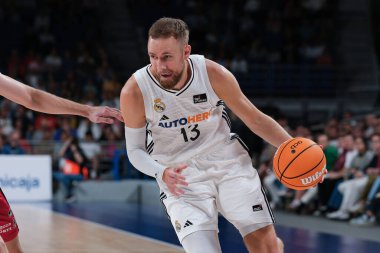 Real Madrid 'den Dzanan Musa ACB Liga Endesa Basketbol maçı sırasında Real Madrid ile Casademont Zaragoza arasında 6 Ekim 2024 tarihinde İspanya' da WiZink Center 'da oynanmıştır.