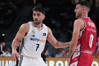 Real Madrid 'den Facu Campazzo, Real Madrid ile Casademont Zaragoza arasında oynanan ACB Liga Endesa Basketbol maçı sırasında 6 Ekim 2024 tarihinde İspanya' nın başkenti Madrid 'de oynanmıştır.