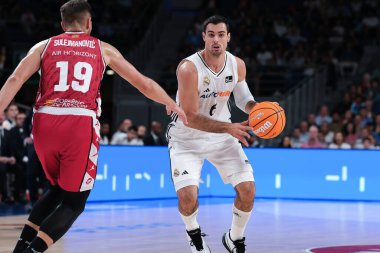Real Madrid 'den Facu Campazzo, Real Madrid ile Casademont Zaragoza arasında oynanan ACB Liga Endesa Basketbol maçı sırasında 6 Ekim 2024 tarihinde İspanya' nın başkenti Madrid 'de oynanmıştır.