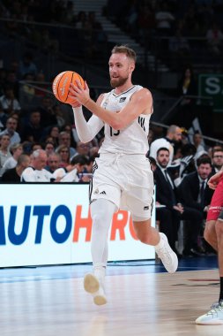 Real Madrid 'den Dzanan Musa ACB Liga Endesa Basketbol maçı sırasında Real Madrid ile Casademont Zaragoza arasında 6 Ekim 2024 tarihinde İspanya' da WiZink Center 'da oynanmıştır.