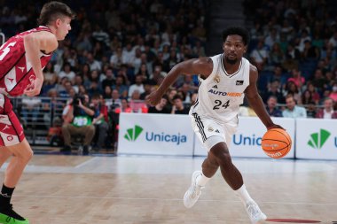 Real Madrid, Real Madrid ile Casademont Zaragoza arasında oynanan ACB Liga Endesa Basketbol karşılaşması sırasında 6 Ekim 2024 tarihinde İspanya 'nın Madrid kentinde oynanan WiZink Center' da oynanmıştır.