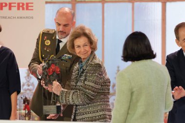 İspanya Kraliçesi Kanepesi, Madrid 'deki Casino de Madrid' de düzenlenen MAPFRE Vakfı ödüllerine 8 Ekim 2024 tarihinde katılır.