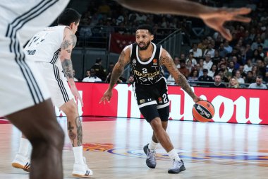 Real Madrid ile Partizan Belgrad arasında oynanan EuroLeague karşılaşmasında Partizan Mozzart Bet Belgrad takımından Carlik Jones, 10 Ekim 2024 tarihinde İspanya 'da WiZink Center' da oynanan karşılaşmada