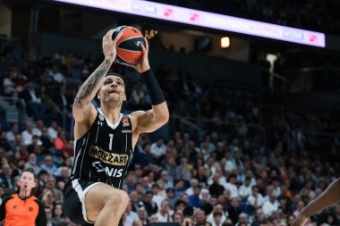 Real Madrid ile Partizan Belgrad arasında oynanan EuroLeague karşılaşmasında Partizan Mozzart Bet Belgrad 'dan Iffe Lundberg, 10 Ekim 2024 tarihinde İspanya' nın başkenti Madrid 'de oynanan WiZink Center' da oynamıştır.
