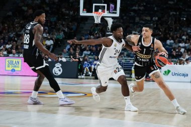 Real Madrid ile Partizan Belgrad arasında oynanan EuroLeague karşılaşmasında Partizan Mozzart Bet Belgrad 'dan Iffe Lundberg, 10 Ekim 2024 tarihinde İspanya' nın başkenti Madrid 'de oynanan WiZink Center' da oynamıştır.