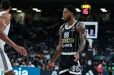 Real Madrid ile Partizan Belgrad arasında oynanan EuroLeague karşılaşmasında Partizan Mozzart Bet Belgrad takımından Tyrique Jones, 10 Ekim 2024 tarihinde İspanya 'nın başkenti Madrid' de WiZink Center 'da oynanmıştır.