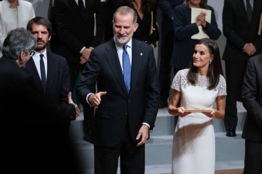 İspanya Kralı VI. Felipe ve İspanya Kraliçesi Letizia, 10 Ekim 2024 tarihinde İspanya 'nın Madrid kentinde bulunan Reina Sofia Müzesi' nde düzenlenen '2022 ve 2023 Ulusal Kültür Ödülleri' ne katıldılar.. 