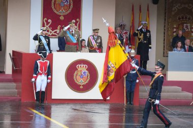 İspanya Veliaht Prensesi Leonor, İspanya Kralı VI. Felipe ve İspanya Kraliçesi Letizia 12 Ekim 2024 tarihinde İspanya 'nın Madrid kentinde düzenlenen Ulusal Gün Askeri Yürüyüşüne katıldılar.