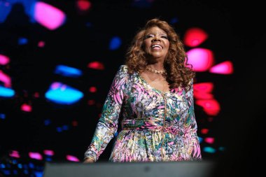 Şarkıcı Gloria Gaynor, 12 Ekim 2024 tarihinde İspanya 'nın Madrid şehrinde düzenlenen Never Can Say Goodbye turnesi sırasında konser verdi.