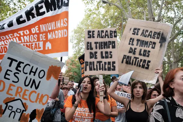 On binlerce insan 13 Ekim 2024 'te Madrid' de düzgün bir konut hakkı talep eden bir gösteriye katıldı.