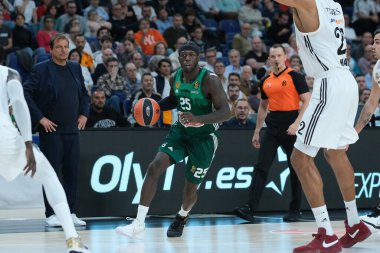 17 Ekim 2024 tarihinde Madrid 'de oynanan ve Real Madrid ile Panathinaikos Atina arasında oynanan Türk Hava Yolları EuroLeague olağan karşılaşmasında Panathinaikos takımından Mathias Lessort (Panathinaikos)