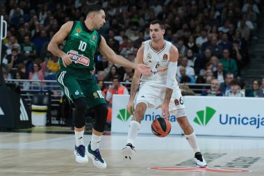 Panathinaikos takımından Kostas Sloukas, 17 Ekim 2024 'te Madrid' de oynanan Real Madrid ile Panathinaikos Atina arasında oynanan Türk Hava Yolları EuroLeague Düzenli karşılaşmasında