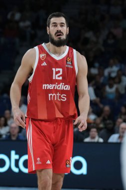 Real Madrid 'den Nikola Kaliniç, Real Madrid ile Crvena Zvezda Belgrad arasında oynanan EuroLeague karşılaşması sırasında 24 Ekim 2024 tarihinde Madrid' deki WiZink Center 'da oynanmıştır.