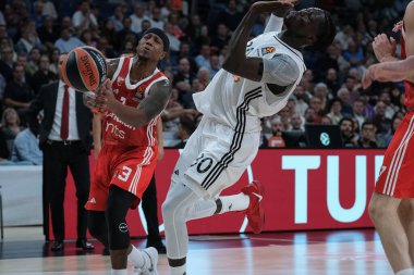 Real Madrid 'den Isaiah Canaan, Real Madrid ile Crvena Zvezda Belgrad arasında oynanan EuroLeague karşılaşması sırasında 24 Ekim 2024 tarihinde Madrid' de WiZink Center 'da oynanmıştır.