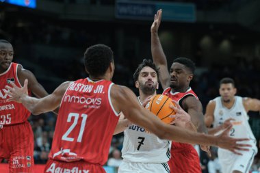 Real Madrid 'den Facu Campazzo, Real Madrid ile Basquet Manresa arasındaki ACB Liga Endesa Basketbol maçı sırasında 27 Ekim 2024 tarihinde İspanya' nın başkenti Madrid 'de oynanmıştır.