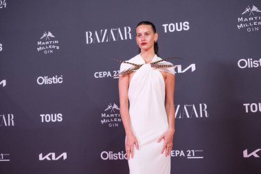 Milena Smit, Madrid 'de 28 Ekim 2024' te Callao Sineması 'nda Yılın Bazaar Kadınları 2 ödül törenine katıldı.