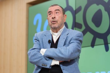 Film yapımcısı Jose Luis Garci, 31 Ekim 2024 tarihinde Madrid İspanya 'da düzenlenen Forque Ödülleri Altın Madalyası basın toplantısında,