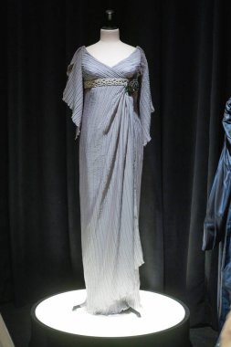 Tasarımcı ve tasarımcı Lorenzo Caprile Lorenzo Caprile 'in 1 Kasım 2024' te İspanya 'nın Madrid kentindeki Sala Canal de Isabel II' de sergisinin açılışında tasarladığı elbiseler.