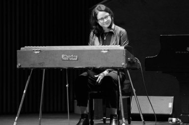 Amerikalı piyanist Kris Davis, 2 Kasım 2024 tarihinde İspanya 'da Conde Duque' da verilen JAZMADRID konserinde performans sergiliyor.