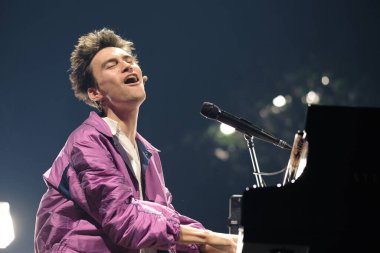 İngiliz şarkıcı Jacob Collier, 1 Kasım 2024 'te İspanya' nın başkenti Madrid 'deki WiZink Center' da performans sergiledi..