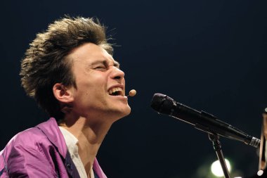 İngiliz şarkıcı Jacob Collier, 1 Kasım 2024 'te İspanya' nın başkenti Madrid 'deki WiZink Center' da performans sergiledi..