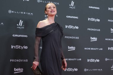 Hanna H. New, 5 Kasım 2024 'te Emeklilik Madalyası' ndaki Instyle Ödülleri fotoğraf çekimine katıldı.