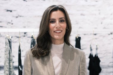 Ana Boyer, Trucco 'nun yeni' Saude 'koleksiyonunu 7 Kasım 2024' te Madrid, İspanya 'daki Amen mağazasında sunar..