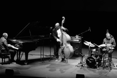 Amerikalı Christian Lee McBride, 7 Kasım 2024 'te İspanya' nın başkenti Madrid 'deki Conde Duque' da verdiği JAZZMADRID konserinde sahne aldı.
