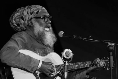 Amerikalı Corey Harris, 10 Kasım 2024 tarihinde İspanya 'nın başkenti Madrid' deki Conde Duque 'da verdiği JAZZMADRID konserinde sahne aldı.