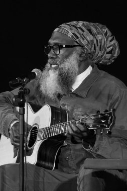 Amerikalı Corey Harris, 10 Kasım 2024 tarihinde İspanya 'nın başkenti Madrid' deki Conde Duque 'da verdiği JAZZMADRID konserinde sahne aldı.