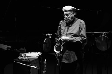 Amerikalı Joe Lovano, 10 Kasım 2024 'te İspanya' da Conde Duque 'daki JAZMADRID konserinde sahne aldı.