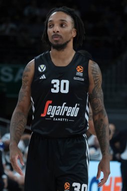 Virtus Segafredo Bologna 'dan Matthew Morgan 12 Kasım 2024 tarihinde İspanya' nın başkenti Madrid 'de oynanan Real Madrid ve Bologna arasında oynanan 9.