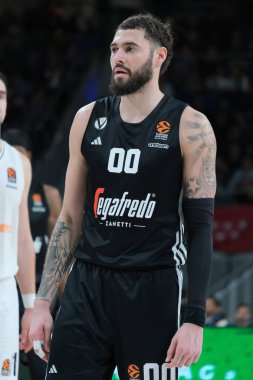 12 Kasım 2024 tarihinde İspanya 'nın başkenti Madrid' de oynanan ve Real Madrid ile Bologna arasında oynanan EuroLeague Round 9 karşılaşmasında Virtus Segafredo Bologna 'dan Isaia Cordinier