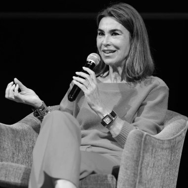 Yazar Carmen Posadas, 13 Kasım 2024 'te İspanya' nın Madrid bölgesindeki Titanik sahtekarının gizemli vakası kitabının tanıtımı sırasında