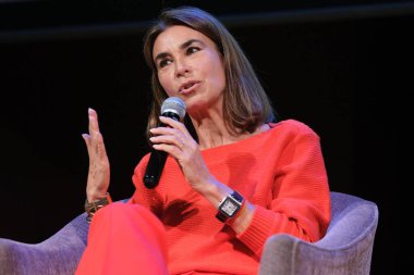 Yazar Carmen Posadas, 13 Kasım 2024 'te İspanya' nın Madrid bölgesindeki Titanik sahtekarının gizemli vakası kitabının tanıtımı sırasında