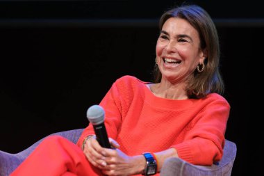 Yazar Carmen Posadas, 13 Kasım 2024 'te İspanya' nın Madrid bölgesindeki Titanik sahtekarının gizemli vakası kitabının tanıtımı sırasında