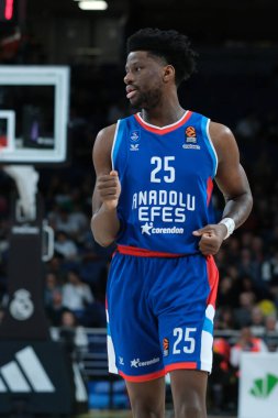 Anadolu Efes 'ten Dan Oturu, 15 Kasım 2024 tarihinde Madrid' de Real Madrid ile Anadolu Efes arasında oynanan EuroLeague maçında İspanya 'nın Wizink kentinde oynamıştı.