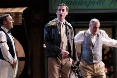 Şarkıcılar 16 Kasım 2024 'te İspanya' nın Madrid kentindeki Zarzuela Tiyatrosu 'nda sahnelenen LA DEL MANOJO DE ROSAS operasının temsili sırasında konser verirler..