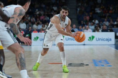 Real Madrid 'den Facu Campazzo 17 Kasım 2024 tarihinde İspanya' da WiZink Center 'da Real Madrid ve Lleida arasında oynanan Liga Endesa maçı sırasında