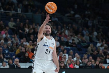 Liga Endesa maçında Real Madrid 'den Sergio Llull 17 Kasım 2024 tarihinde İspanya' da WiZink Center 'da Real Madrid ile Lleida arasında oynanmıştır.