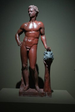 Serginin sunumu, el sıkışma. Altın Çağ 'daki heykel ve renkler Madrid' deki Prado Müzesi 'nde 18 Kasım 2024 İspanya