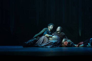 İngiliz yazar Ken Follett, 19 Kasım 2024 tarihinde İspanya 'nın Madrid kentinde bulunan Teatro EDP Gran Va' da 