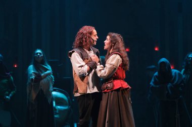 İngiliz yazar Ken Follett, 19 Kasım 2024 tarihinde İspanya 'nın Madrid kentinde bulunan Teatro EDP Gran Va' da 